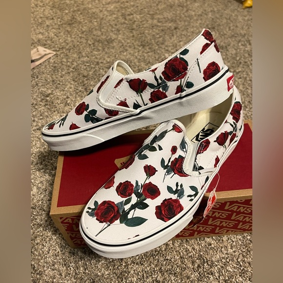 Rose pattern slip-ons - Picture 2 of 6